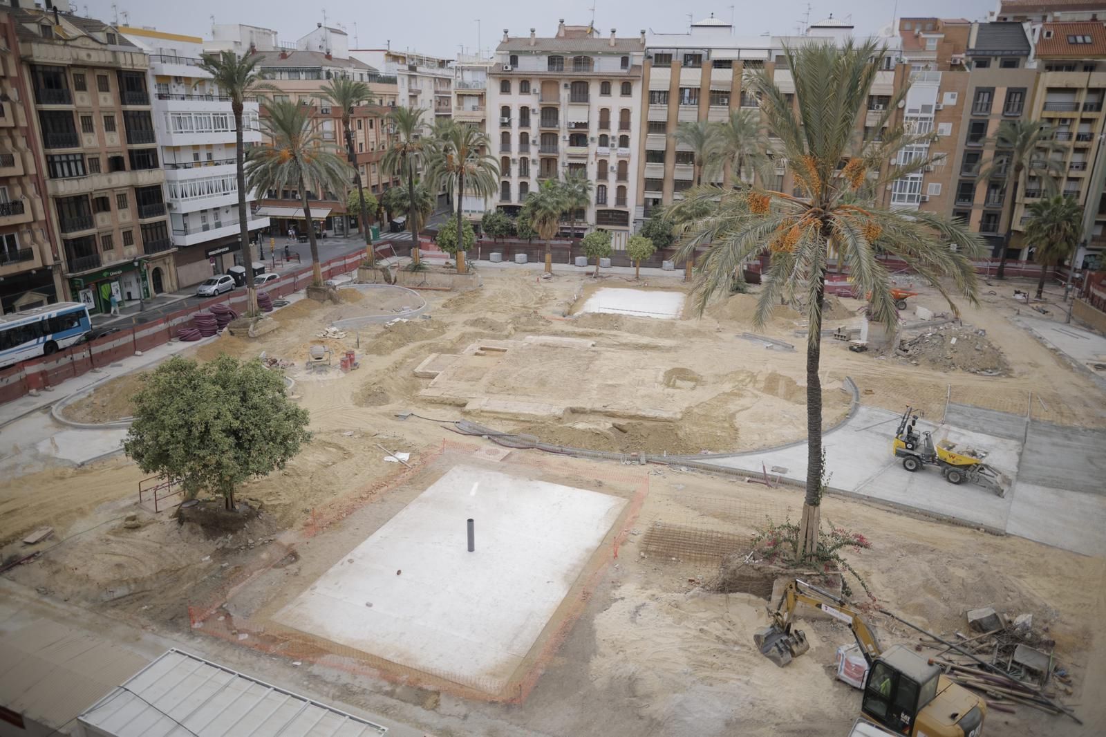 Restos de muros encontrados en el solar de la Plaza de la Merced.