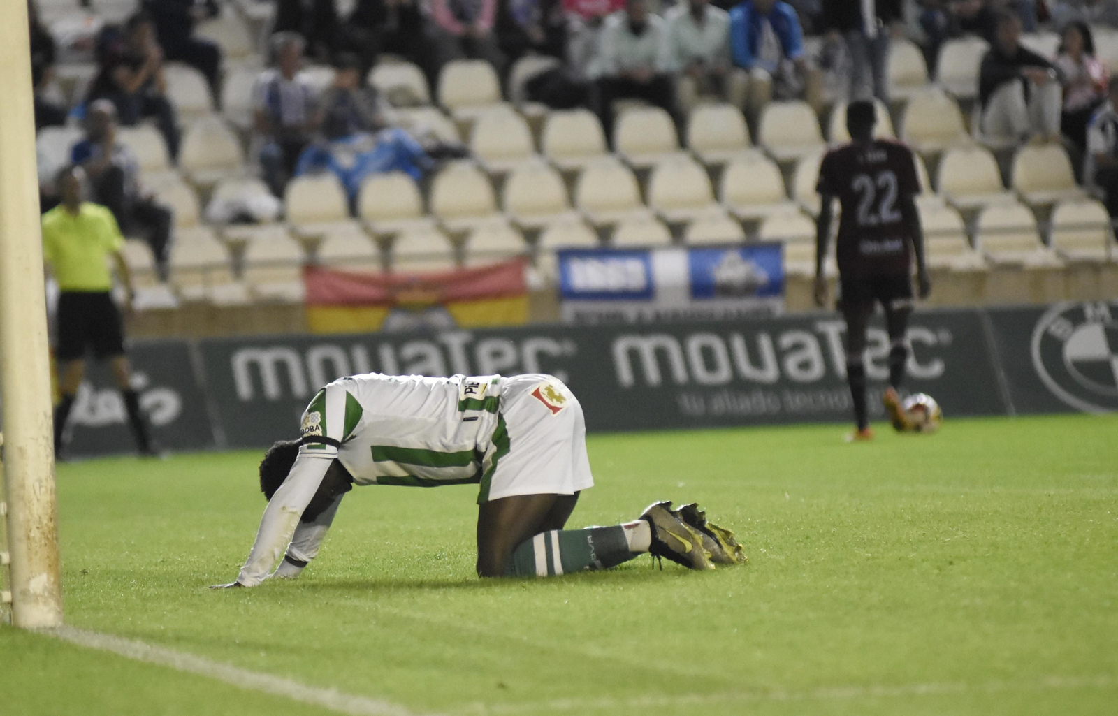 Imágenes del partido entre el Córdoba y el Recreativo de Huelva en El Arcángel