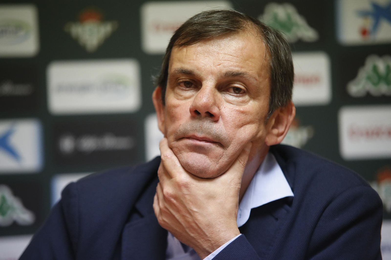 Juanma Rodríguez, pensativo en una comparecencia de prensa.