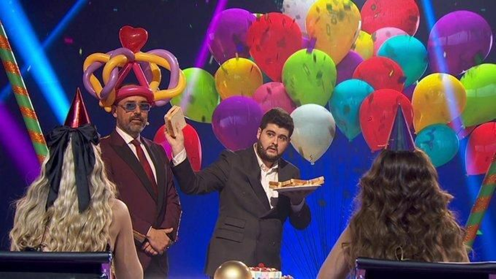 El mago Antonio en su actuación de la final con Risto Mejide.