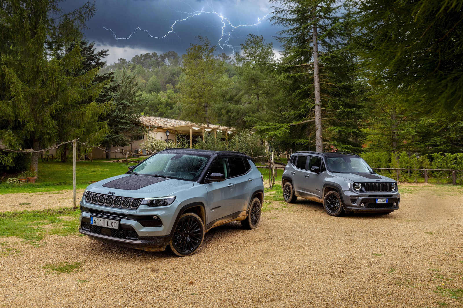 Los Jeep Renegade y Compass estrenan su motor de 130 CV microhibridado