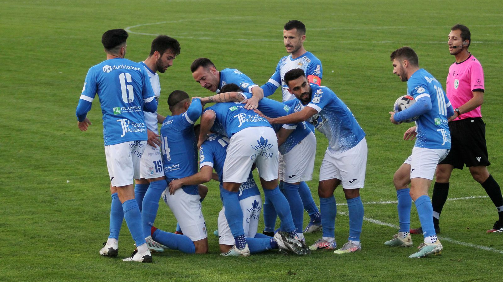 Imágenes del Xerez CD y Atco. Antoniano en La Juventud