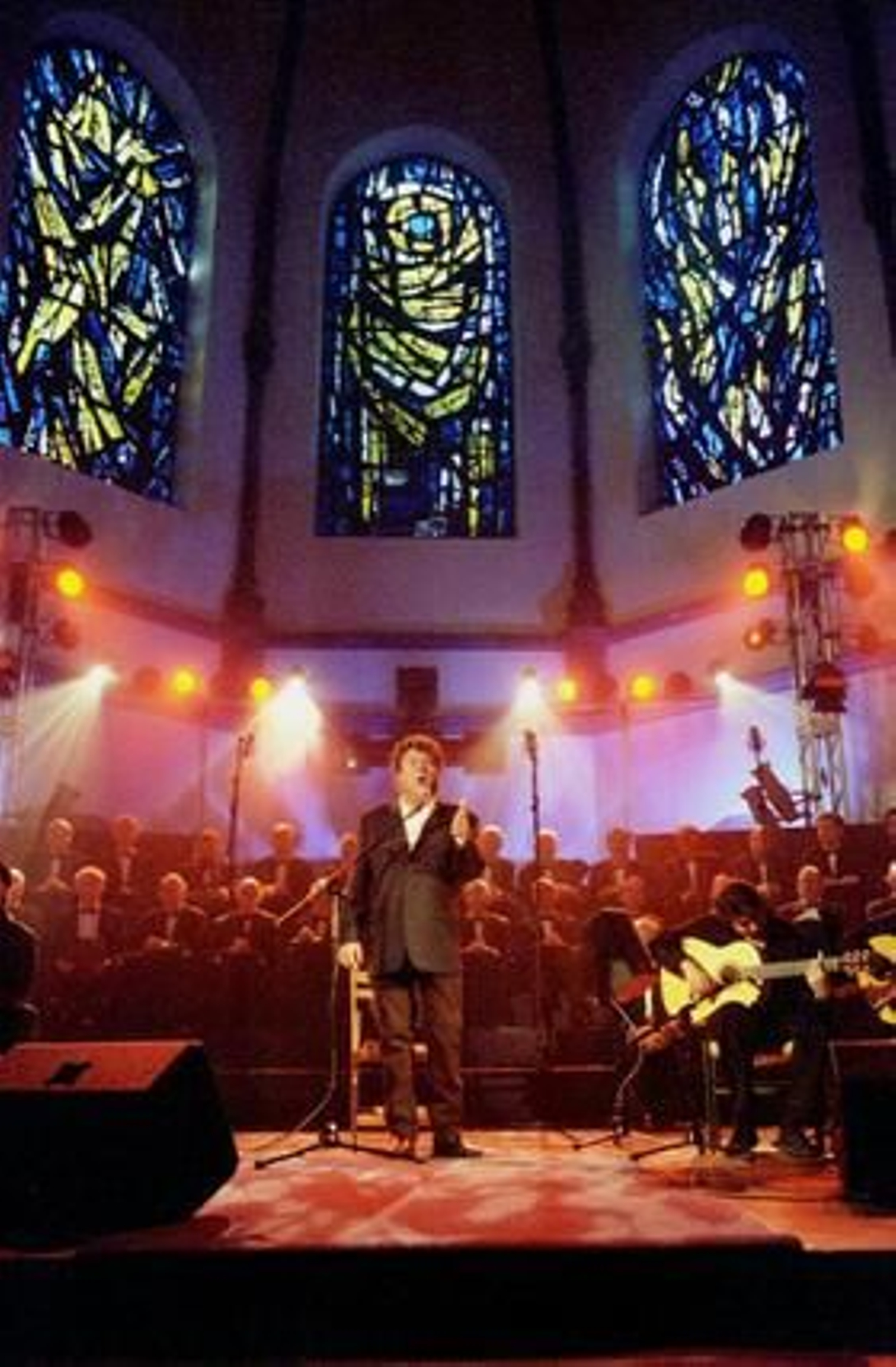 Durante una misa flamenca ofrecida en la Iglesia de San Marcos de Hannover, en 2000. / EFE