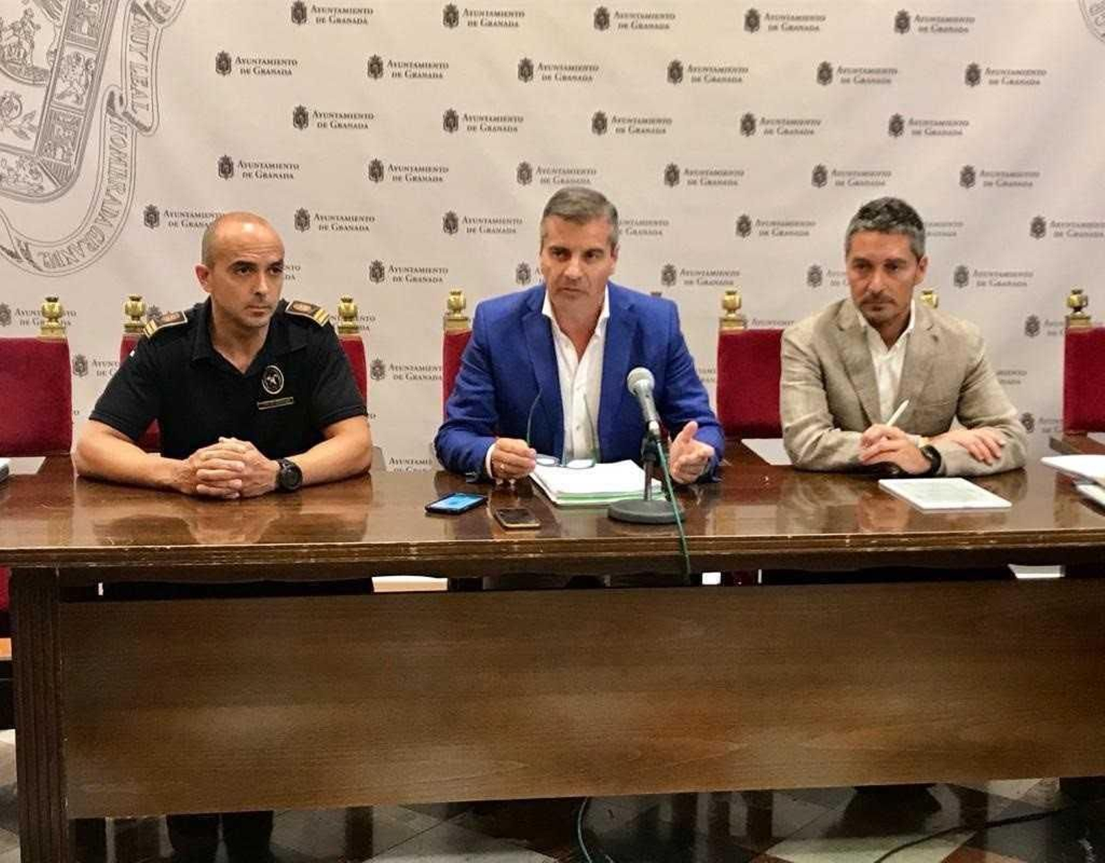 Nuevas plazas de bombero y vehículos “versátiles” para atender el Albaicín