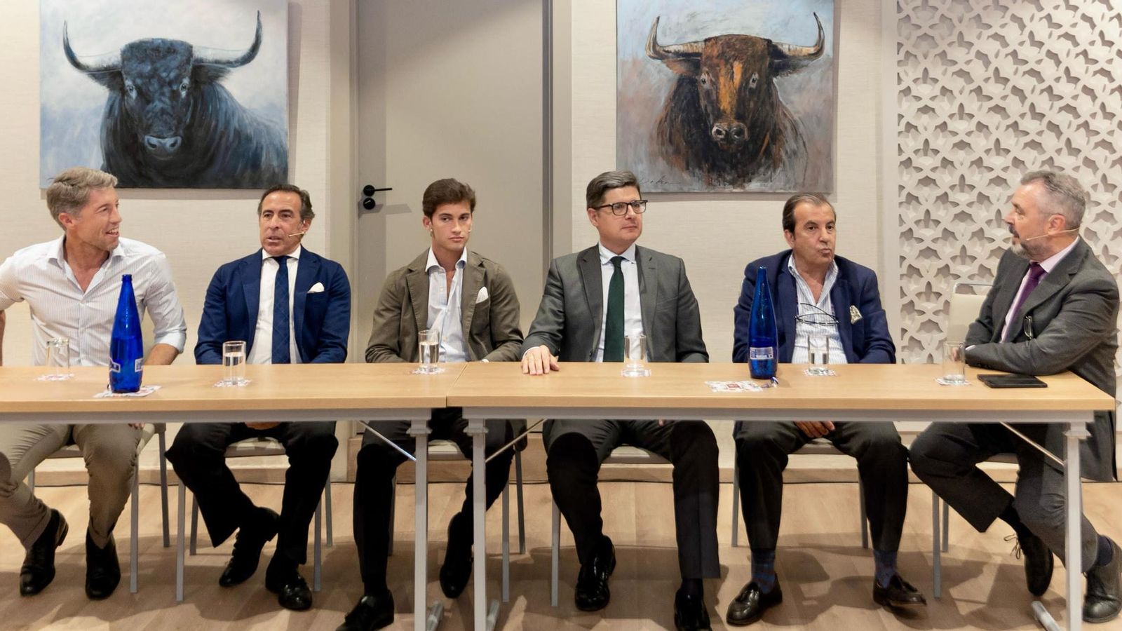 Los ponentes fueron moderados por el periodista Paco García.