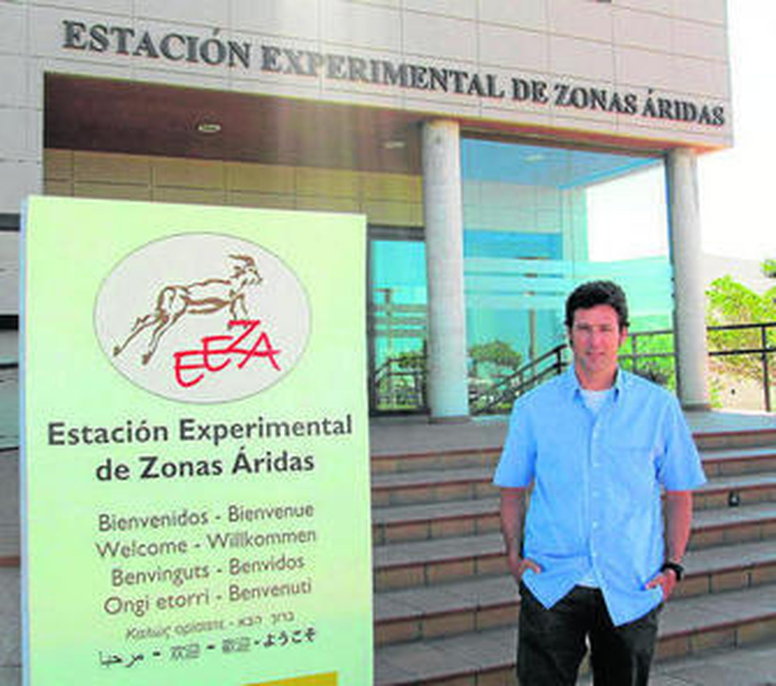 El investigador Jaime Martínez Valderrama en las instalaciones del CSIC.