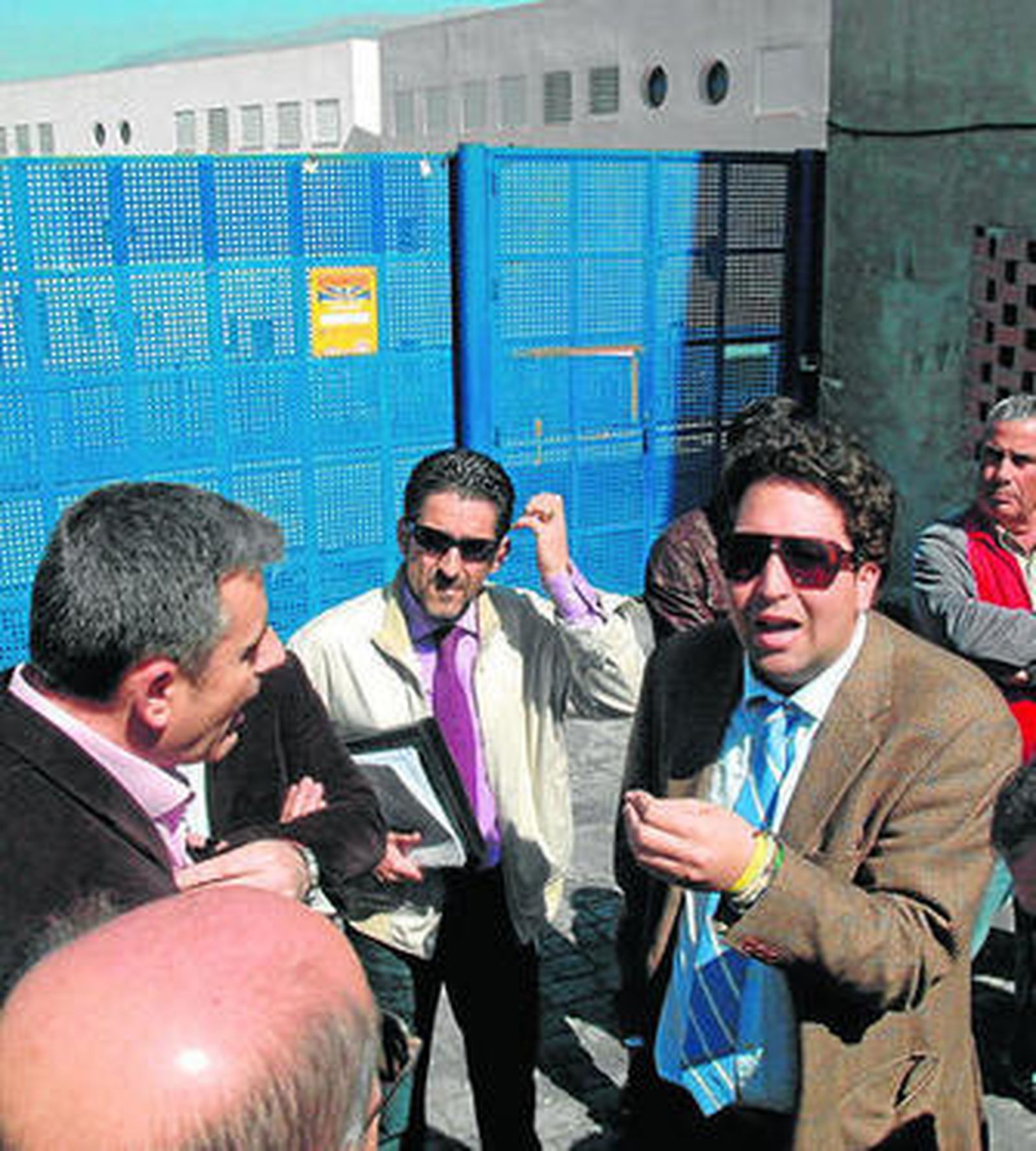 Abdeslam Lucena con padres del instituto.