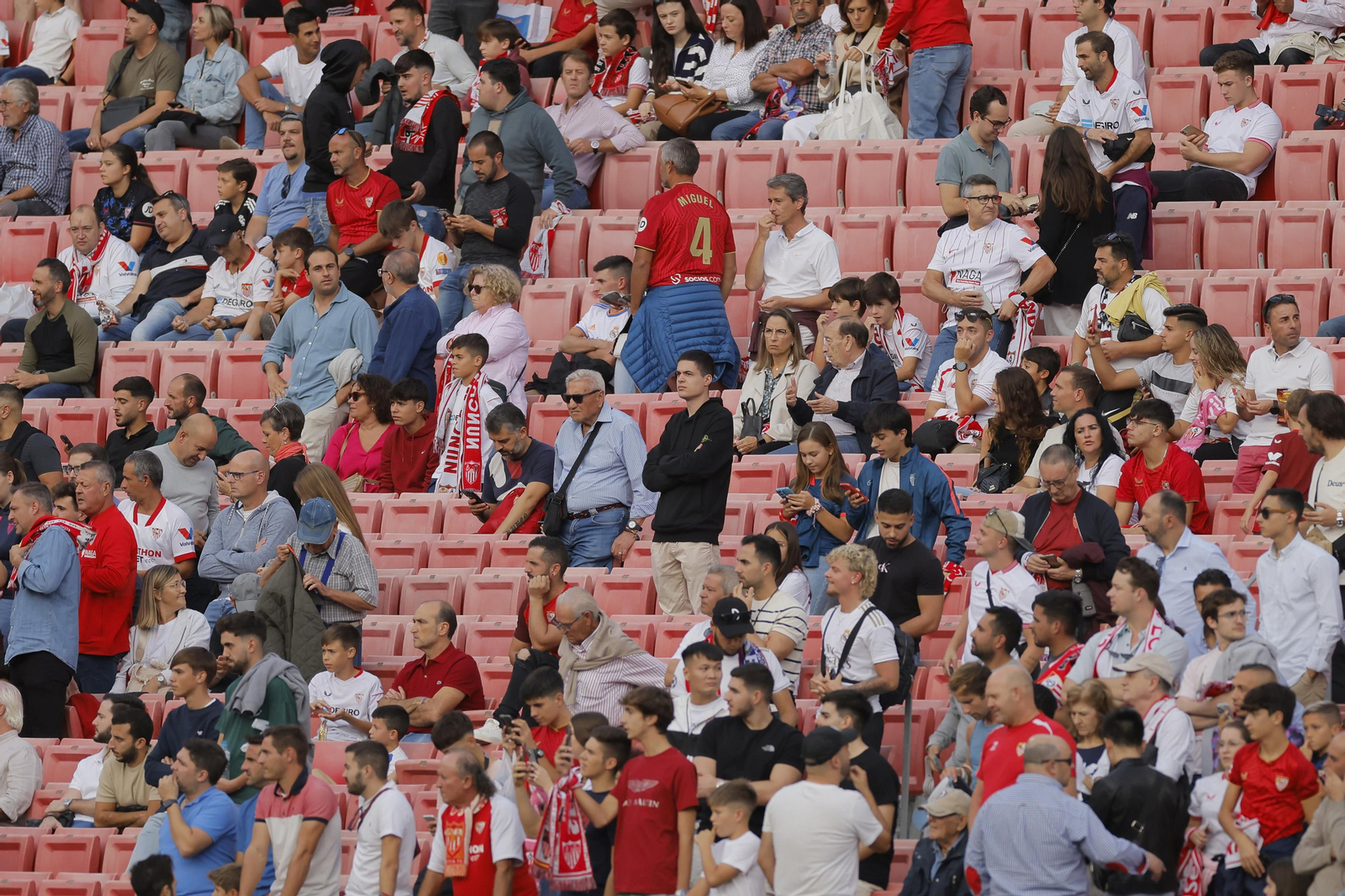 Búscate en las fotos del Sevilla-Madrid