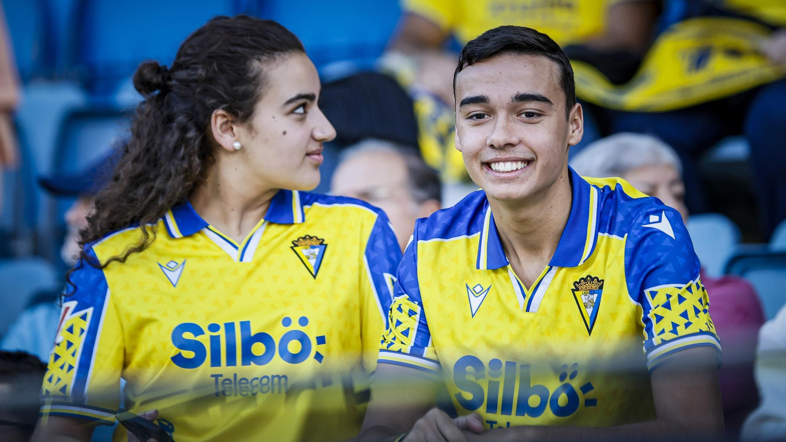 Búscate entre las imágenes del partido de fútbol Cádiz CF - Racing de Santander