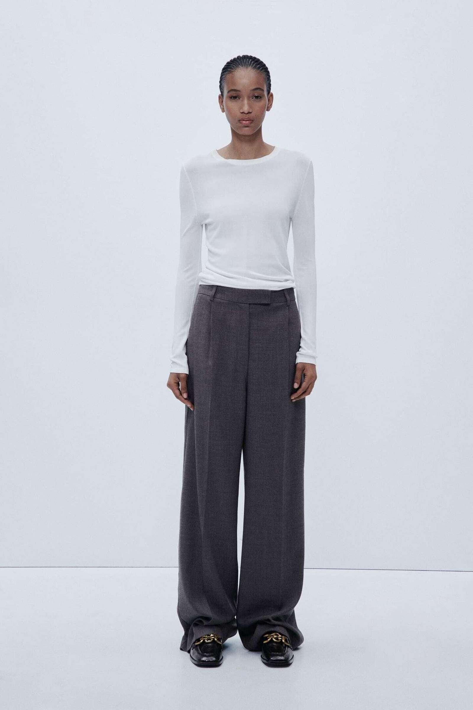 Pantalón de pinza de Zara.