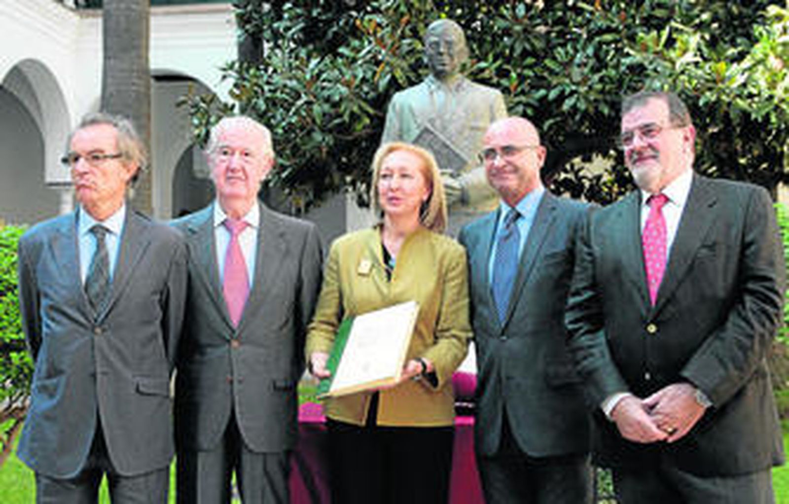 Javier Pérez Royo, Pedro Luis Serrera, Carlos Rosado y José Rodríguez de la Borbolla, ponentes del primer Estatuto, con Fuensanta Coves.