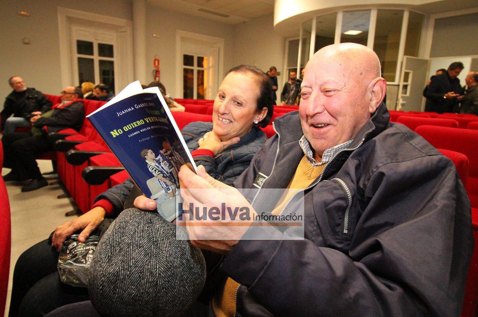 Imágenes de la presentación del libro de Juanma Garrido "No quiero verte llorar".