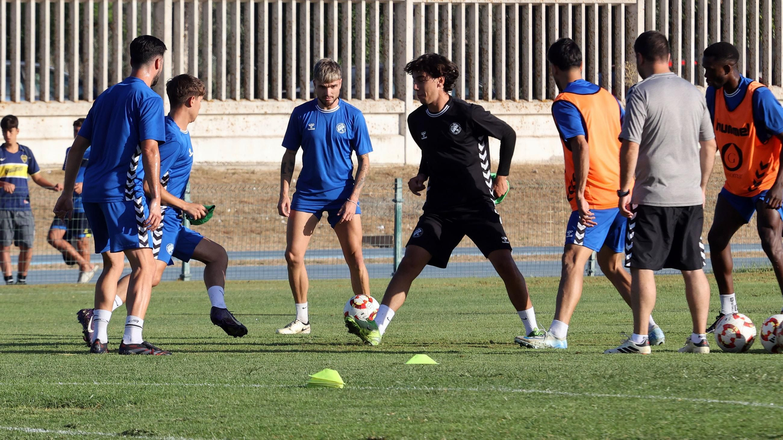 Las fotos del primer entrenamiento de la pretemporada 2025 del Xerez DFC
