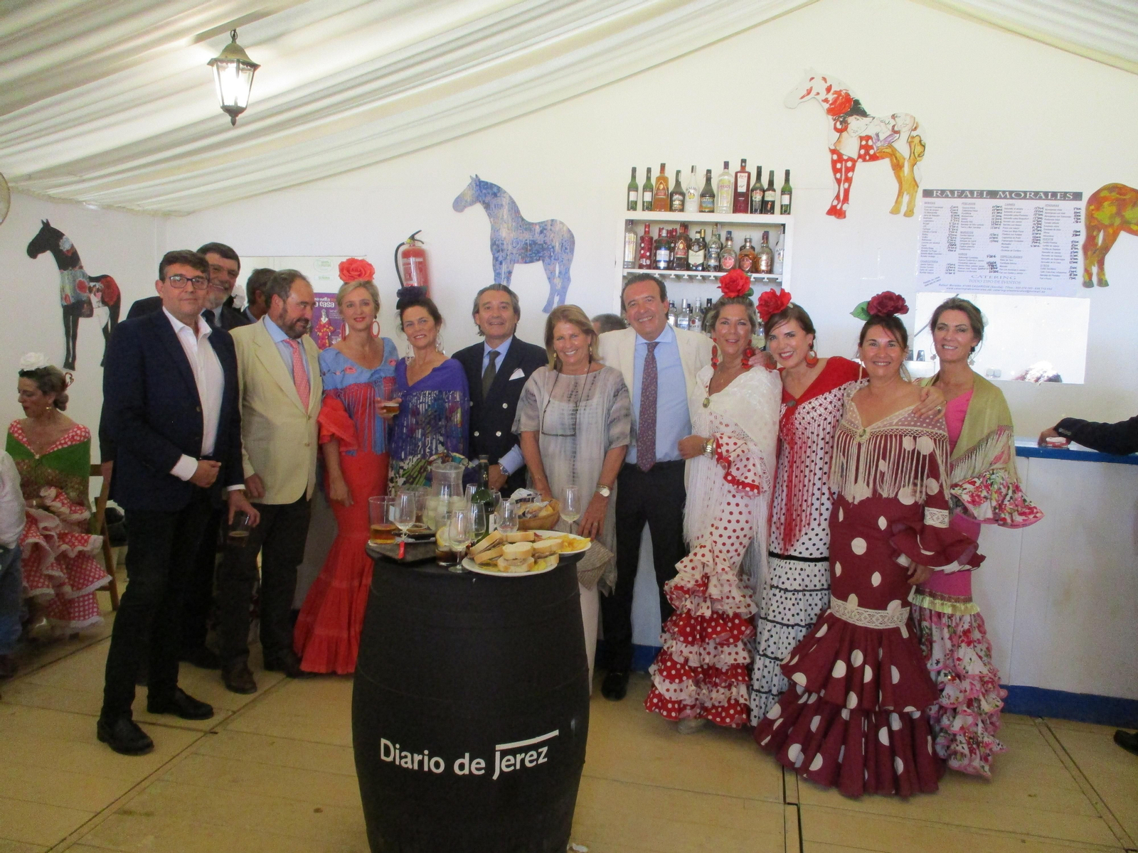 Victoria Herrera, Tomás Valiente y David Fernández, con acompañantes.