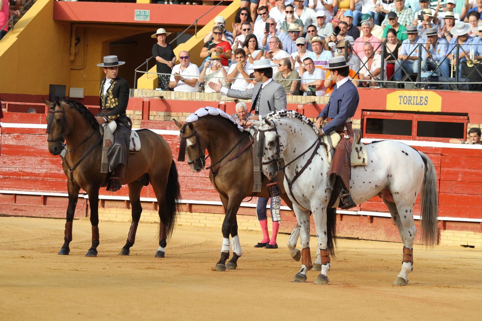 Festejo de Rejones en el coso de La Merced por Colombinas.