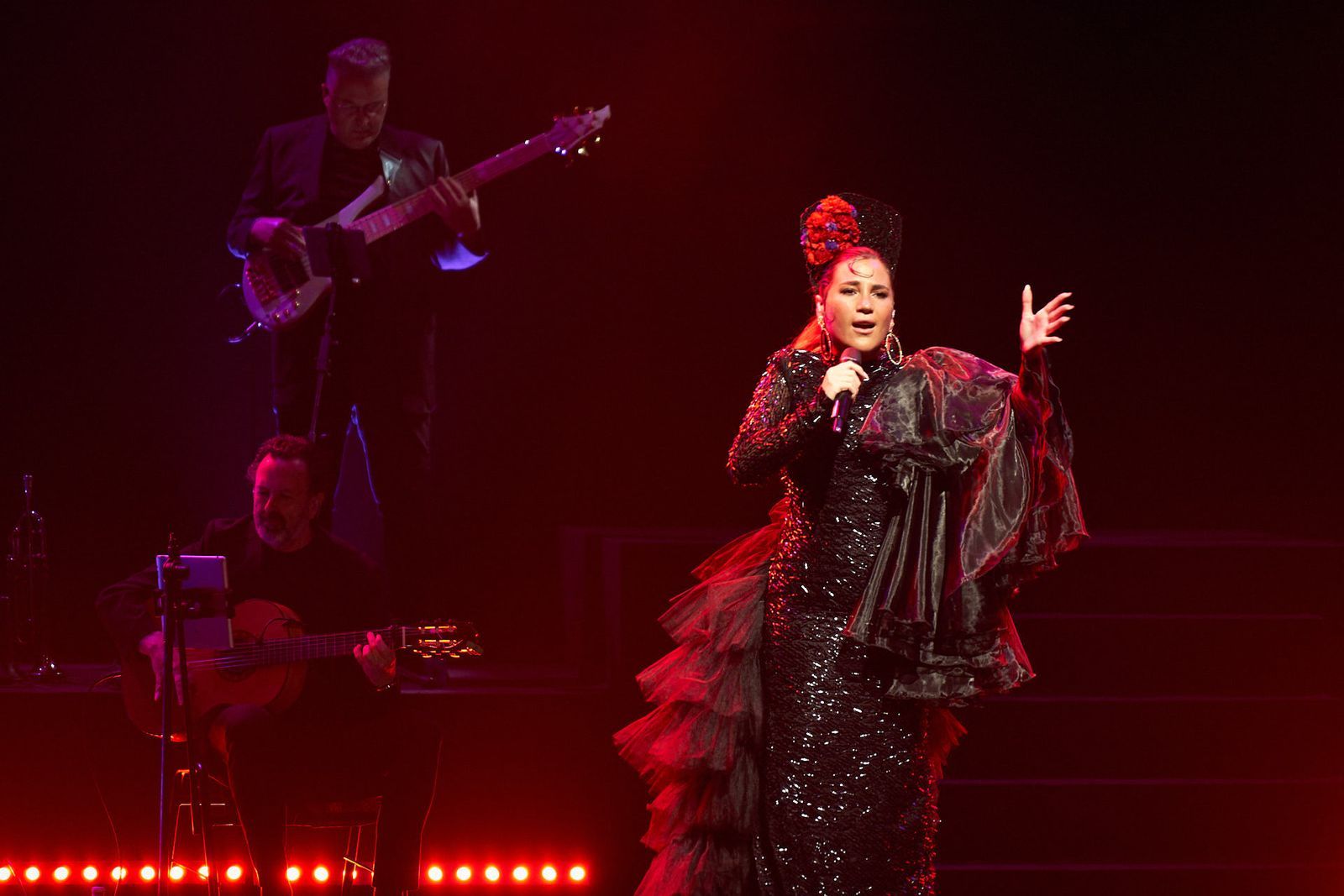 Laura Gallego ofrece un espectáculo muy especial vinculado a la Semana Santa en Roquetas de Mar.