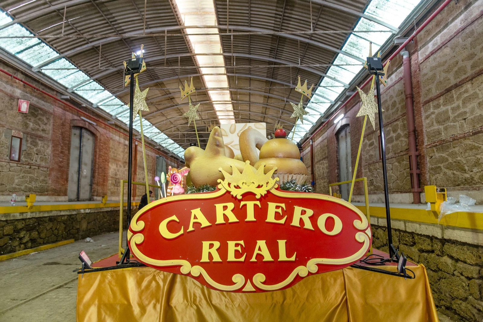 Reyes Magos en Cádiz: Imágenes de las carrozas  de la Cabalgata