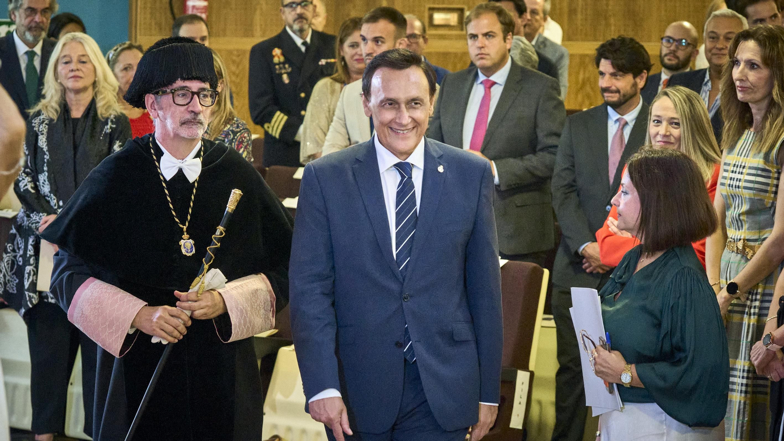 Ceremonia de apertura del curso de la UCA en el aula magna de la Facultad de Filosofía y Letras.
