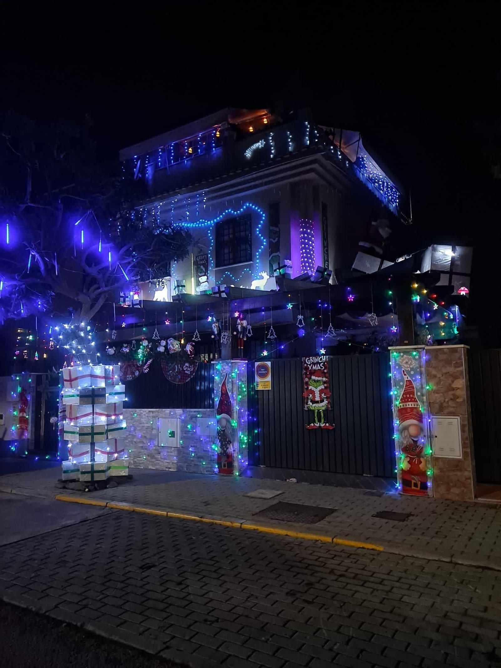 'El Grinch' gana el concurso de Fachadas Navideñas de Aljaraque