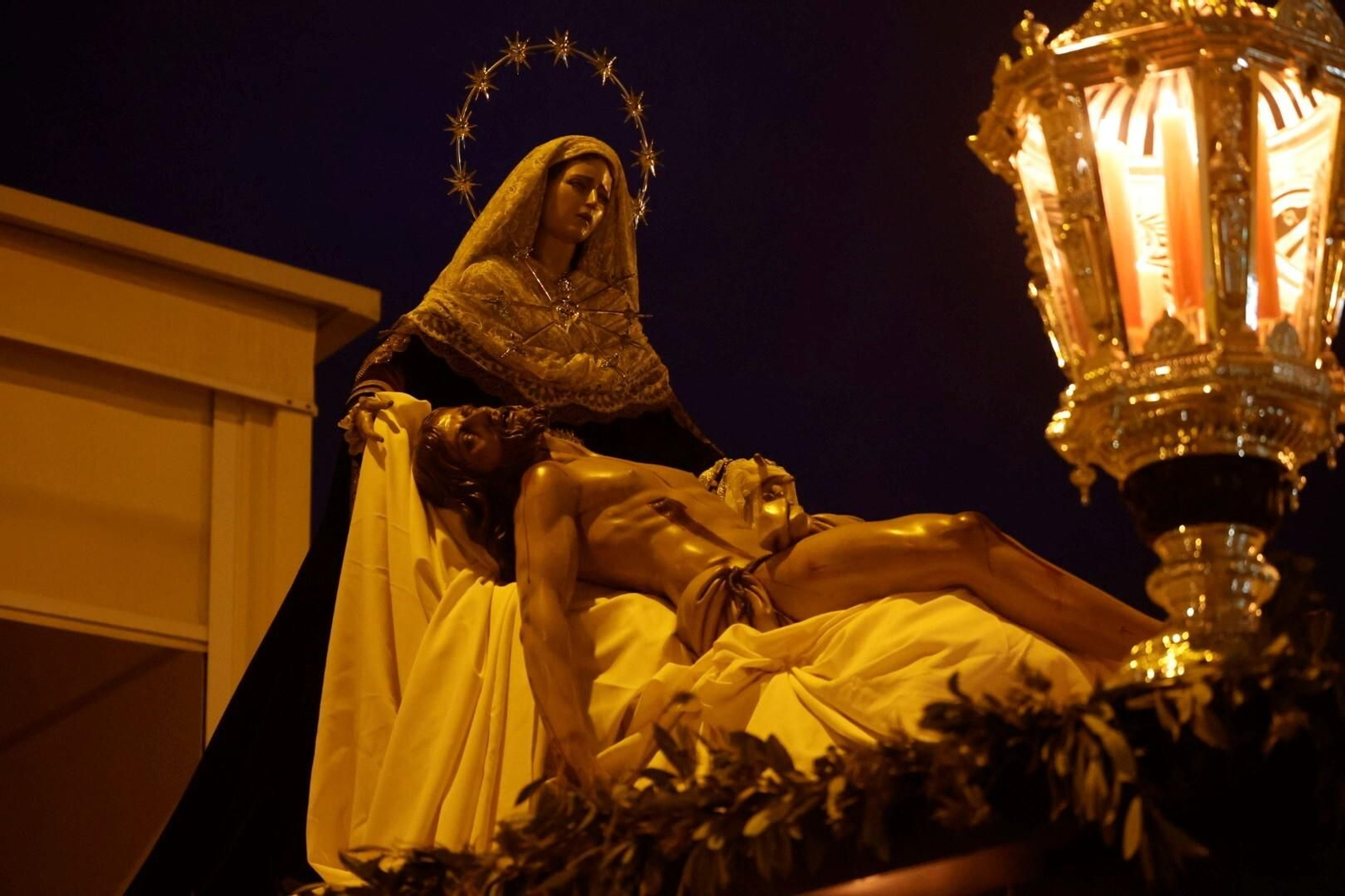 La procesión del Traslado al Sepulcro de Córdoba en este Sábado de Pasión, en imágenes