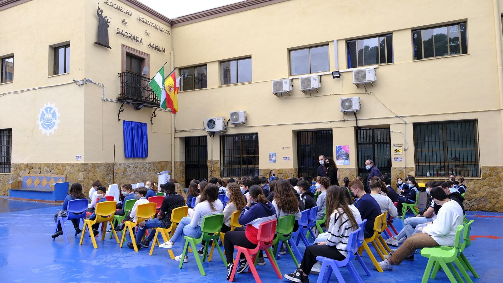 Imágenes de la visita del Alcalde de Almería al Colegio La Safa, por su 75 aniversario.