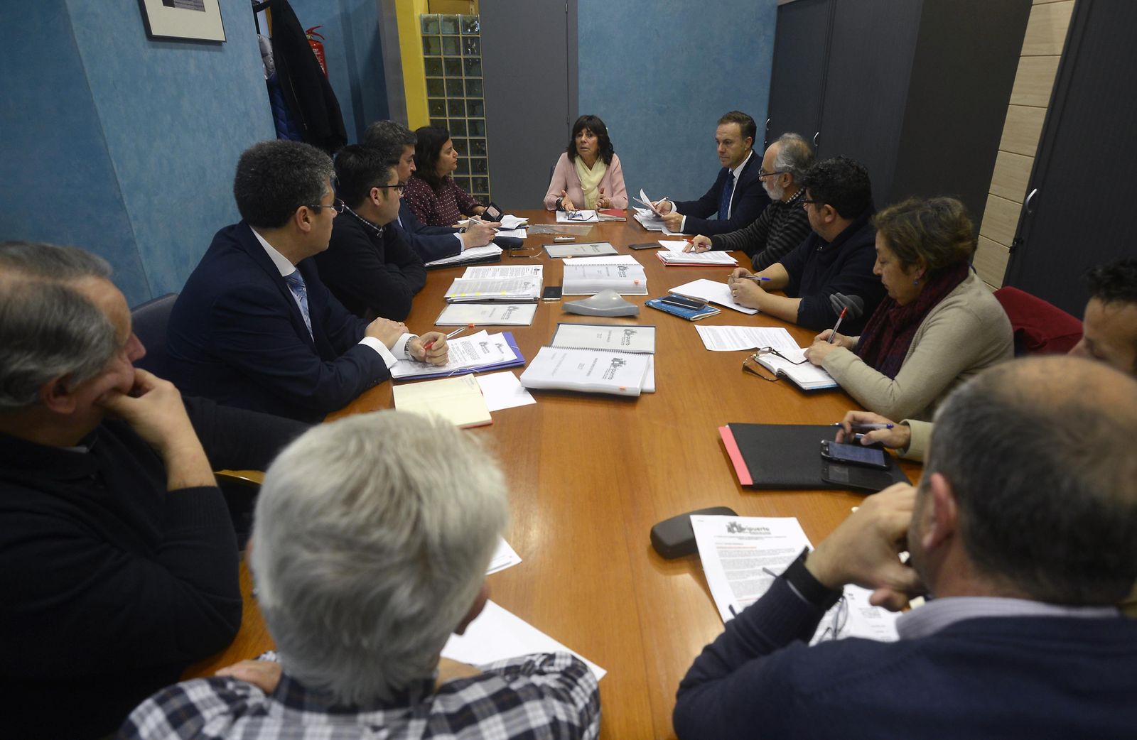 La presidenta de Suvipuerto, Matilde Roselló, junto al consejo de administración de la empresa.