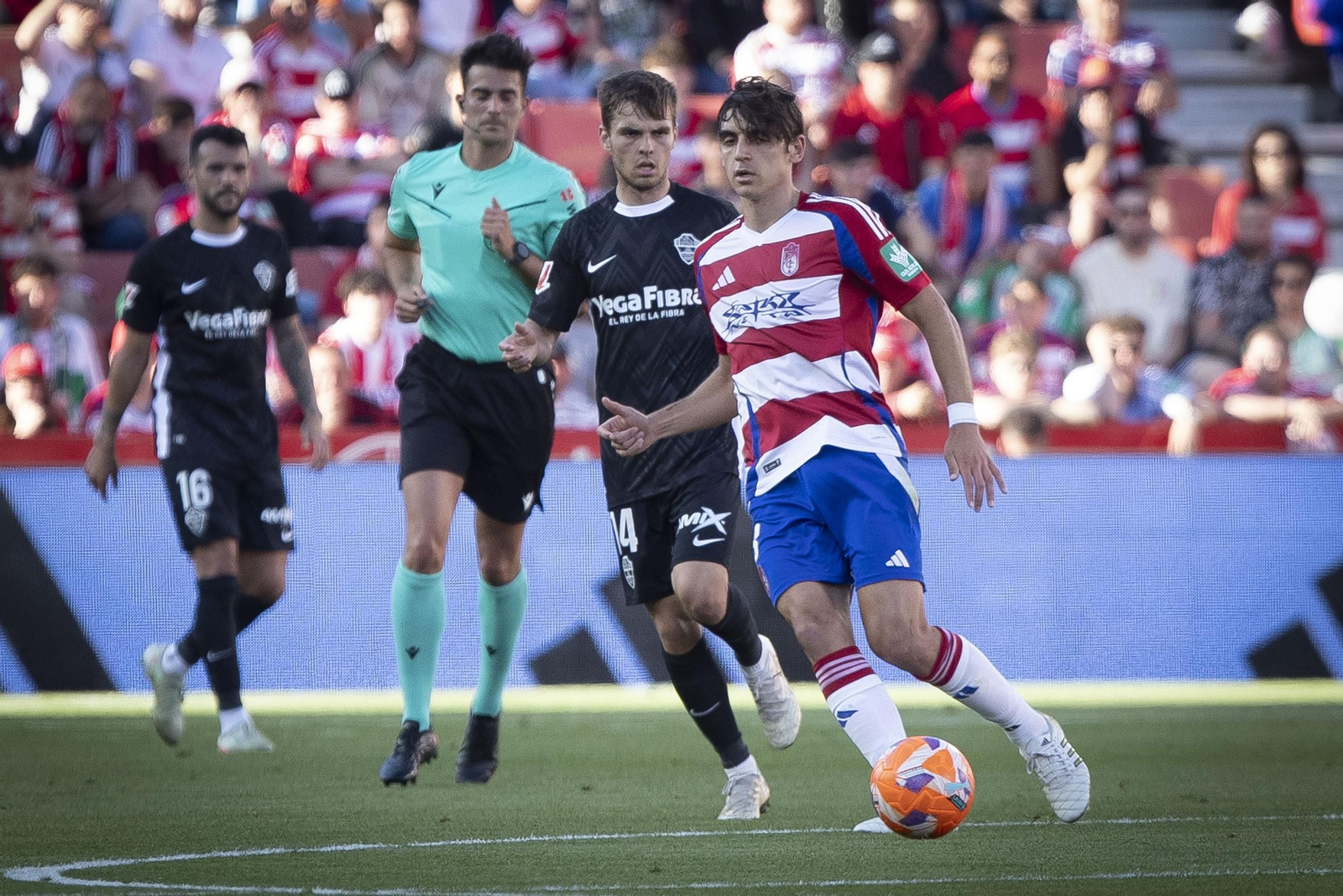 Las imágenes del partido Granada CF-Elche