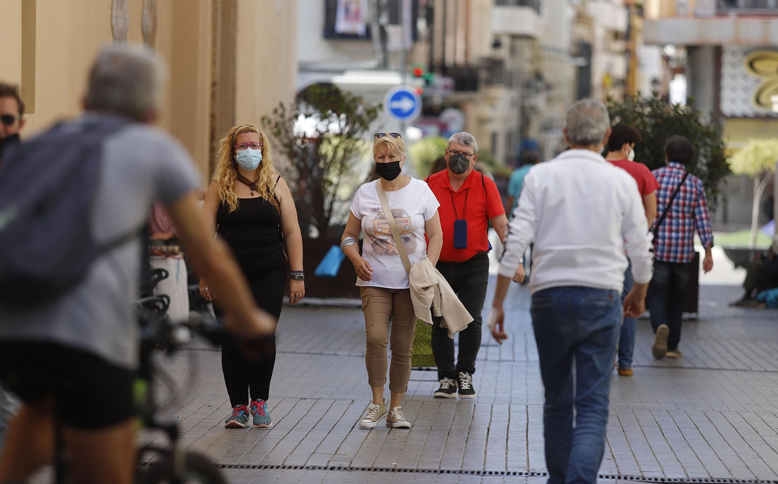 Ambiente en el centro de la capital onubense.