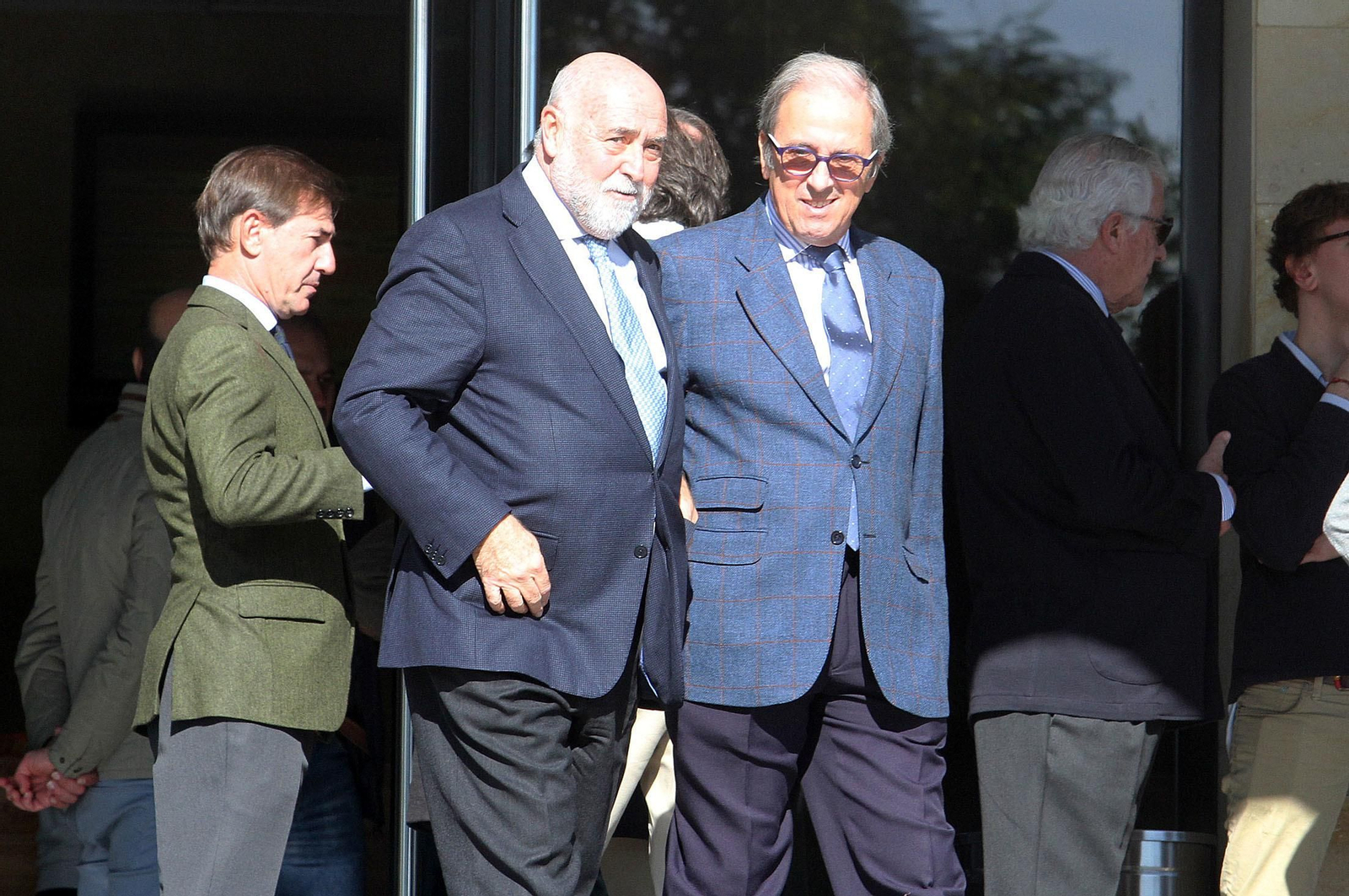 Condolencias a la familia García Palacios durante la mañana en el tanatorio, en imágenes