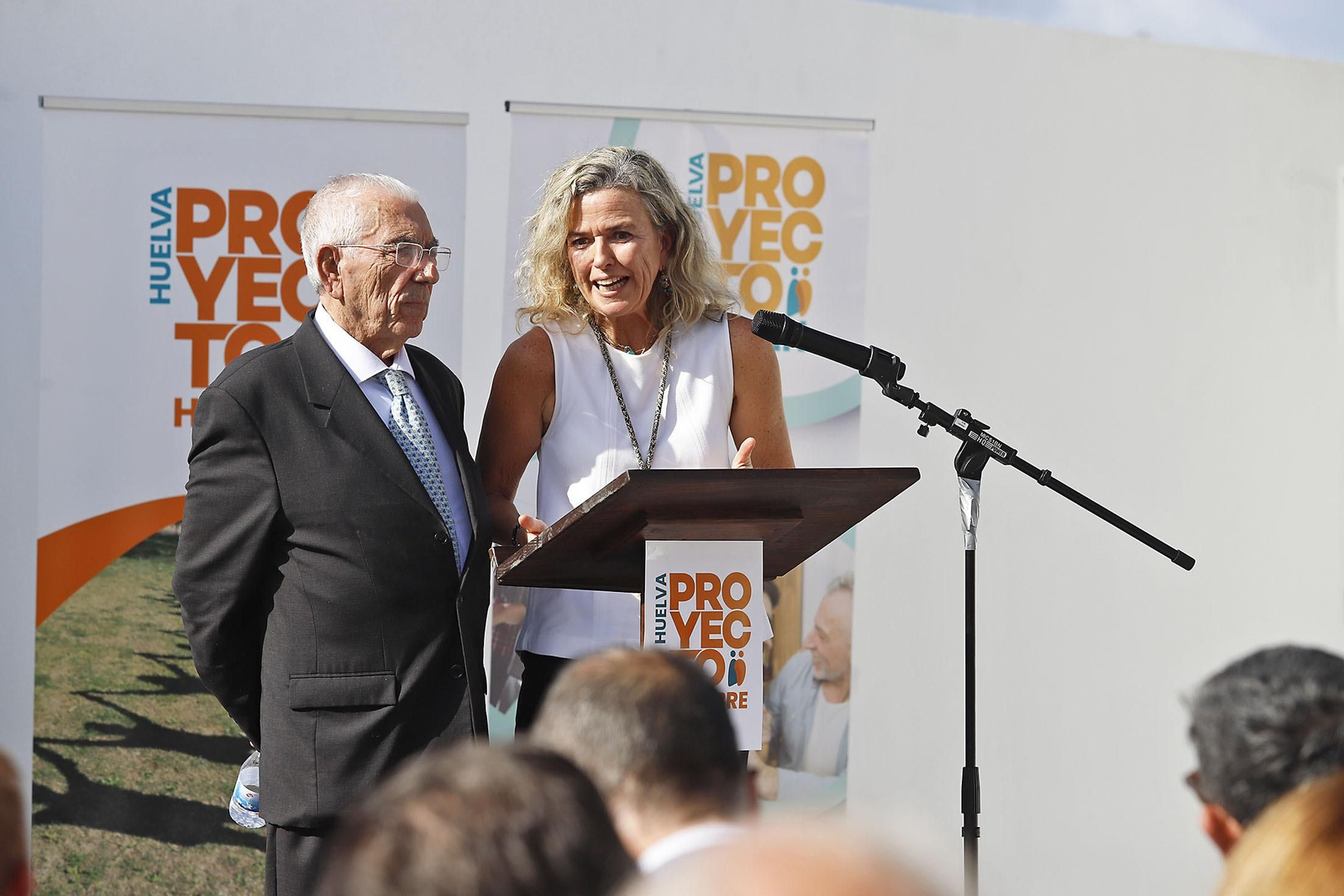 Imágenes de la inauguración del nuevo edificio de Proyecto Hombre en Huelva