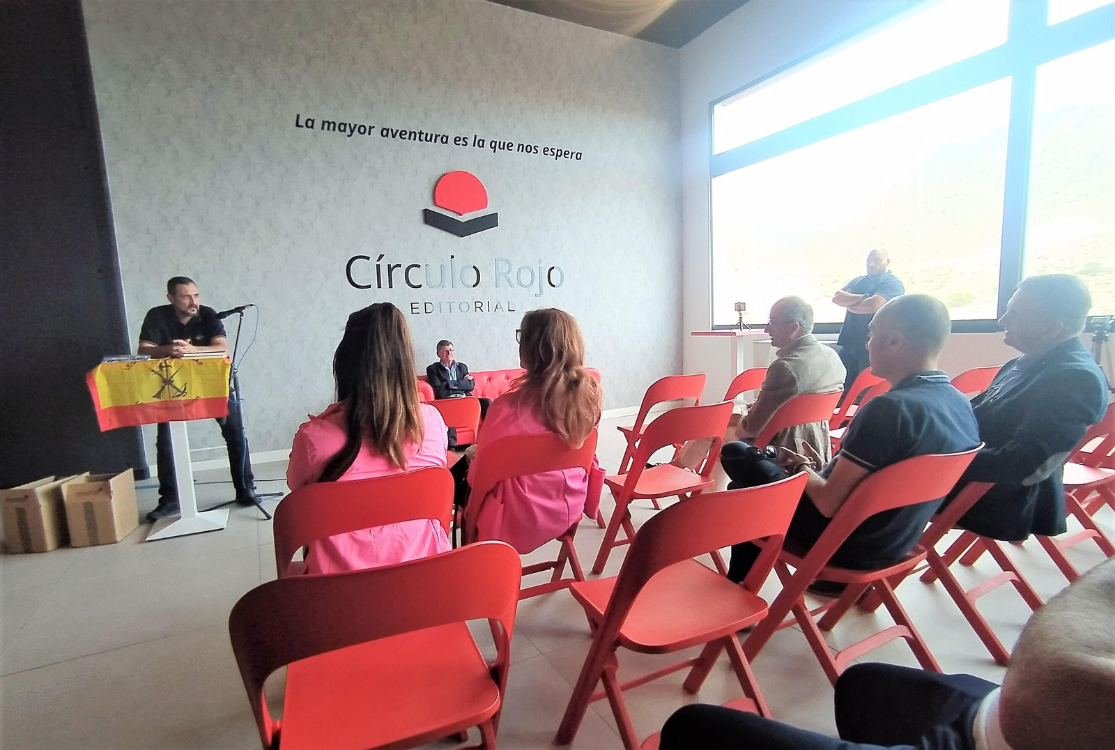 Acto de presentación del libro 'Relatos Legionarios' en la sede de Círculo Rojo. Acto de presentación del libro 'Relatos Legionarios' en la sede de Círculo Rojo.