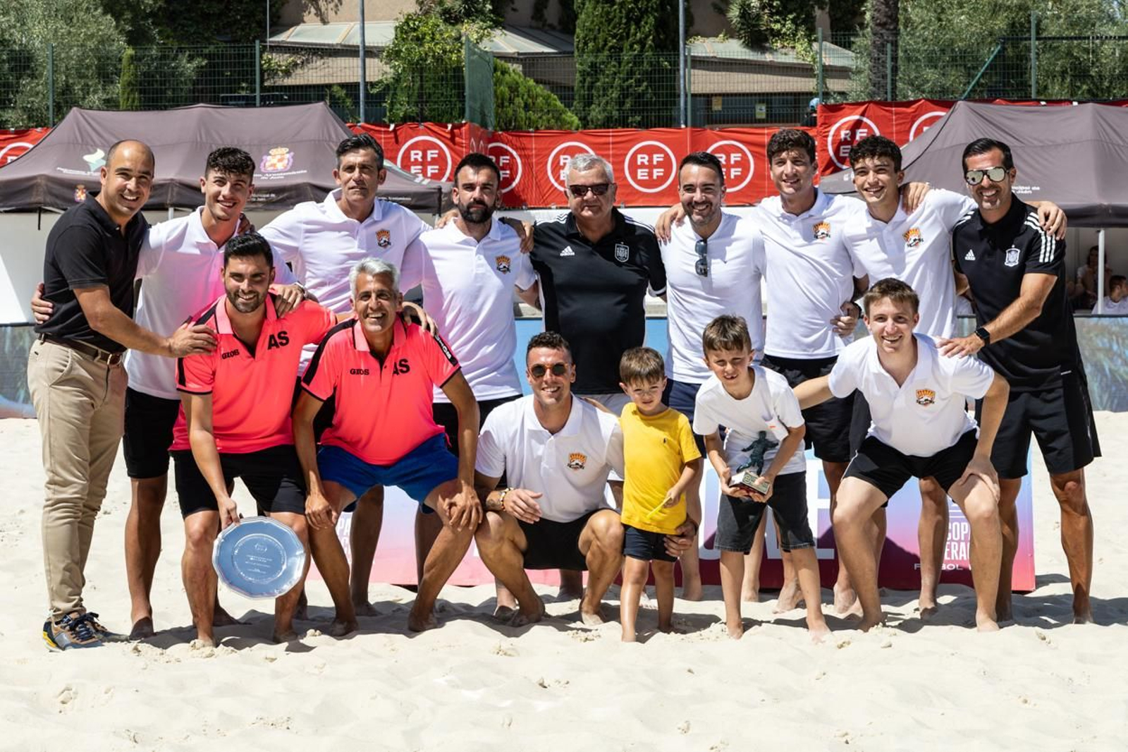 La final y la entrega de trofeos de la Copa Federación masculina de fútbol playa, en imágenes