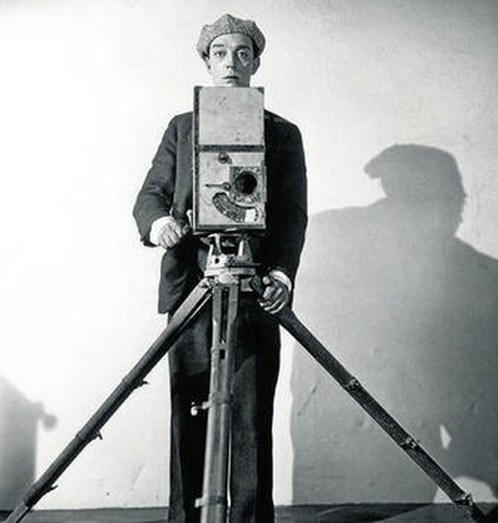 Buster Keaton en 'The Cameraman' (1928), joya del burlesco americano.