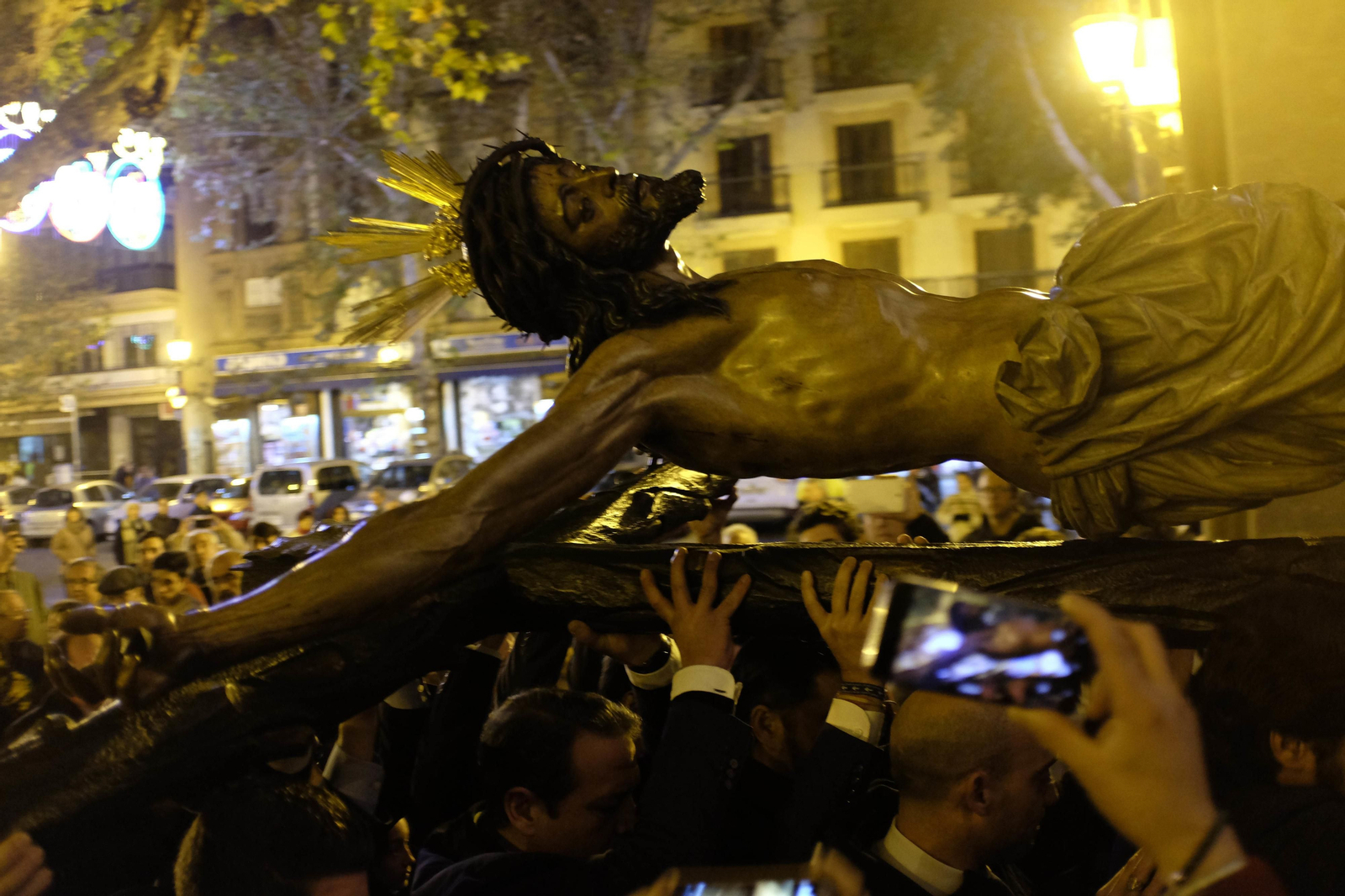 El Cristo de la Conversión en un reciente traslado a su capilla.