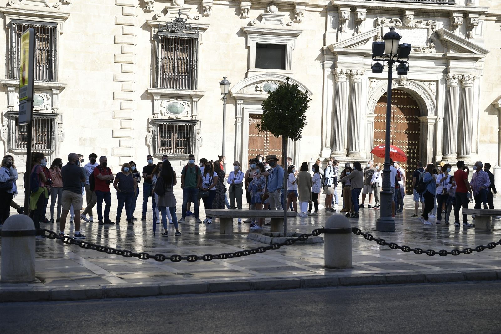 Fotos: Granada se llena de turistas en el puente del Pilar como antes del coronavirus