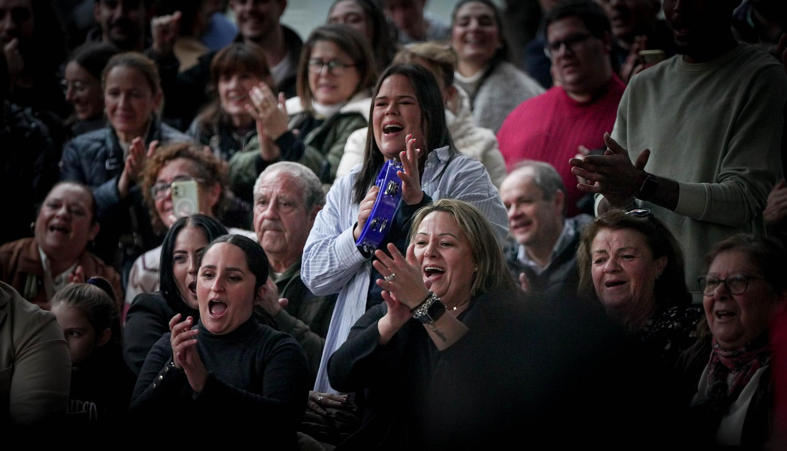 Imágenes del gran ambiente el primer día de zambombas en Jerez
