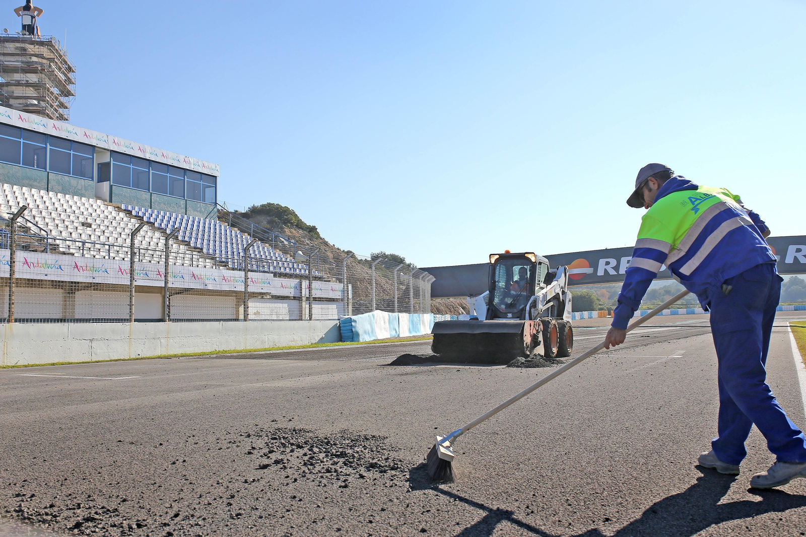 Comienza el reasfaltado del circuito de velocidad de Jerez