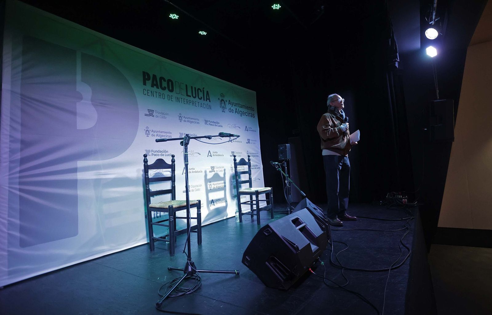 Fotos de la actuación de Miguel de Tena y Juan Gómez ‘‘Niño de la escalerilla’’ en el Centro de Interpretación 'Paco de Lucía' en Algeciras