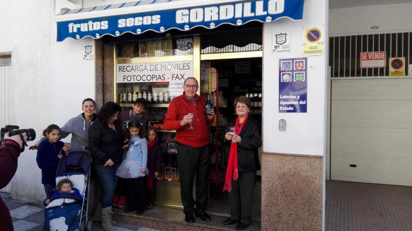 Celebración en la tienda Frutos Secos Gordillo de Salobreña