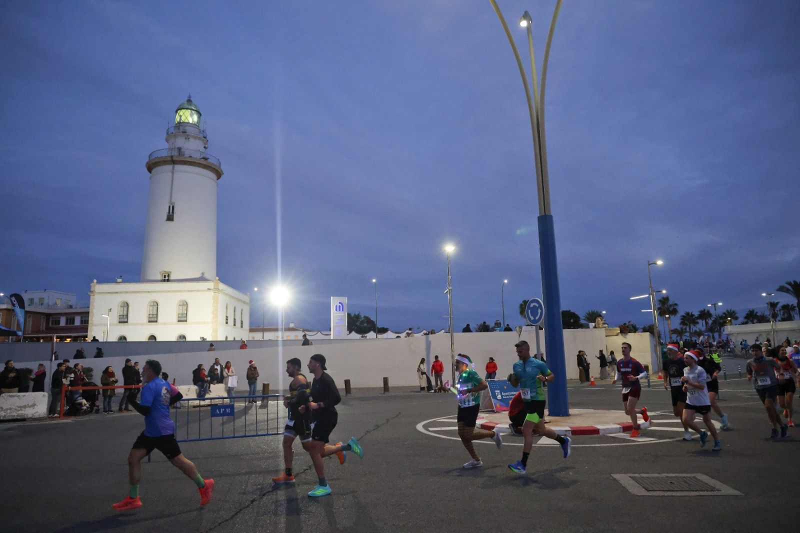 Las fotos de la San Silvestre del Real Club Mediterráneo en Málaga