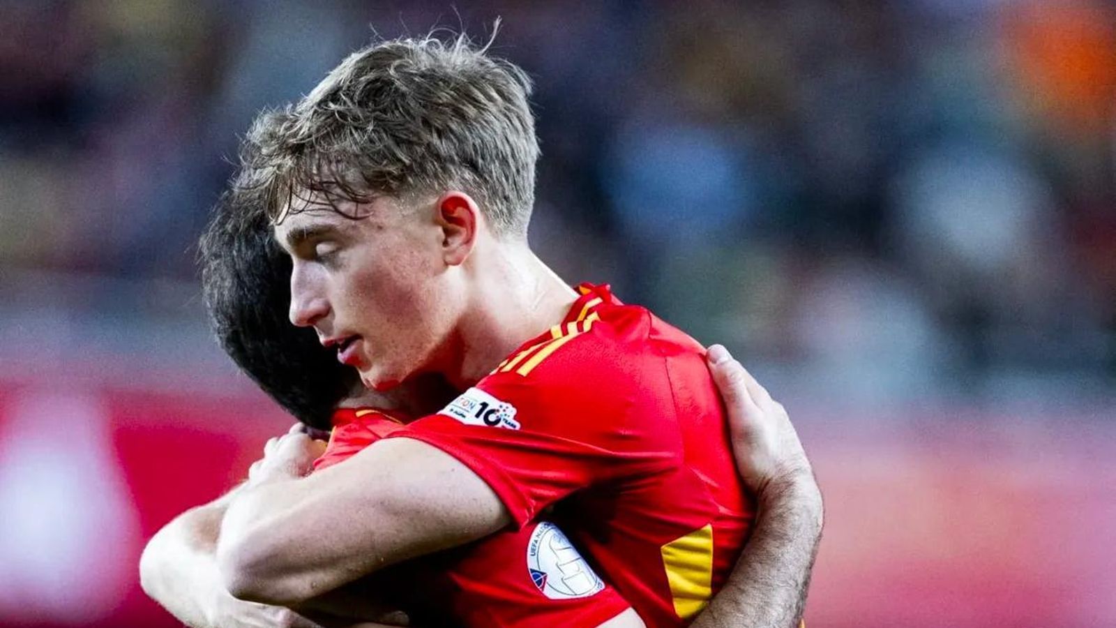 Huijsen, con Oyarzabal.