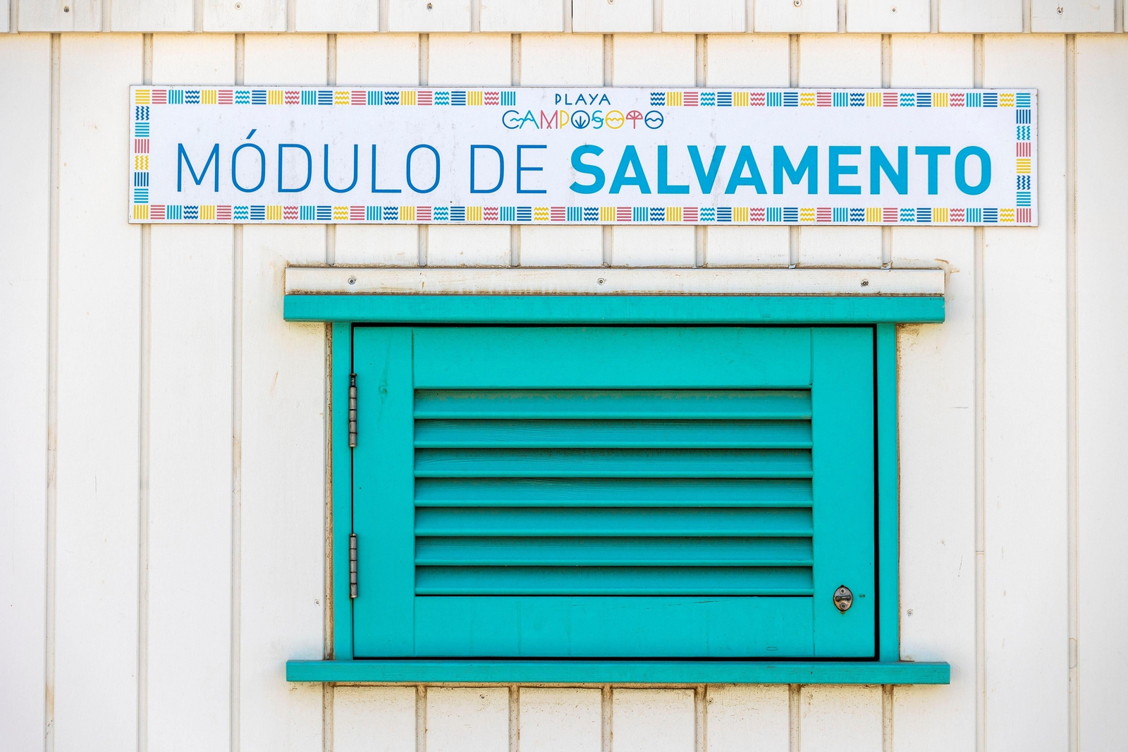 En imágenes: así se pone a prueba el servicio de socorrismo y salvamento de la playa de Camposoto
