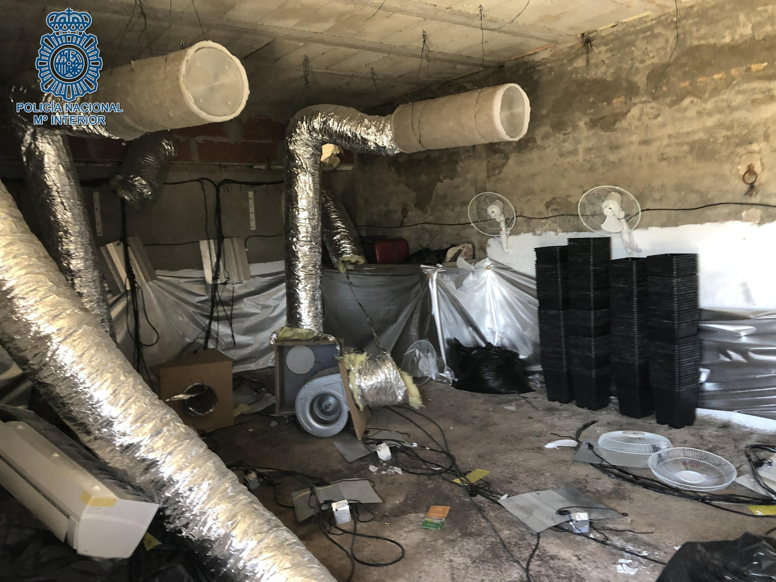 Interior de una de las naves industriales