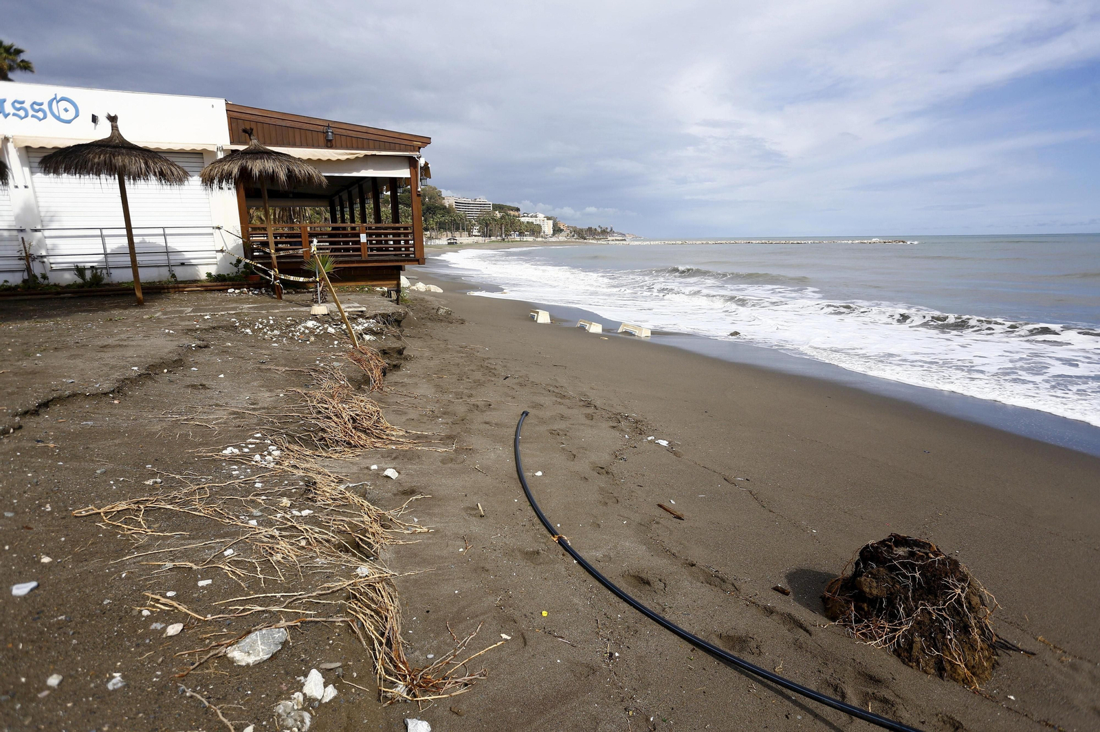 Las fotos de los efectos del temporal en las playas y paseos marítimos de Málaga