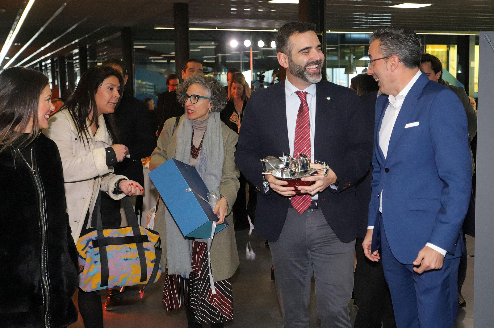 Imágenes de los asistentes al Desayuno Coloquio "Economía azul, claves para el desarrollo sostenible" organizado por el Grupo Joly