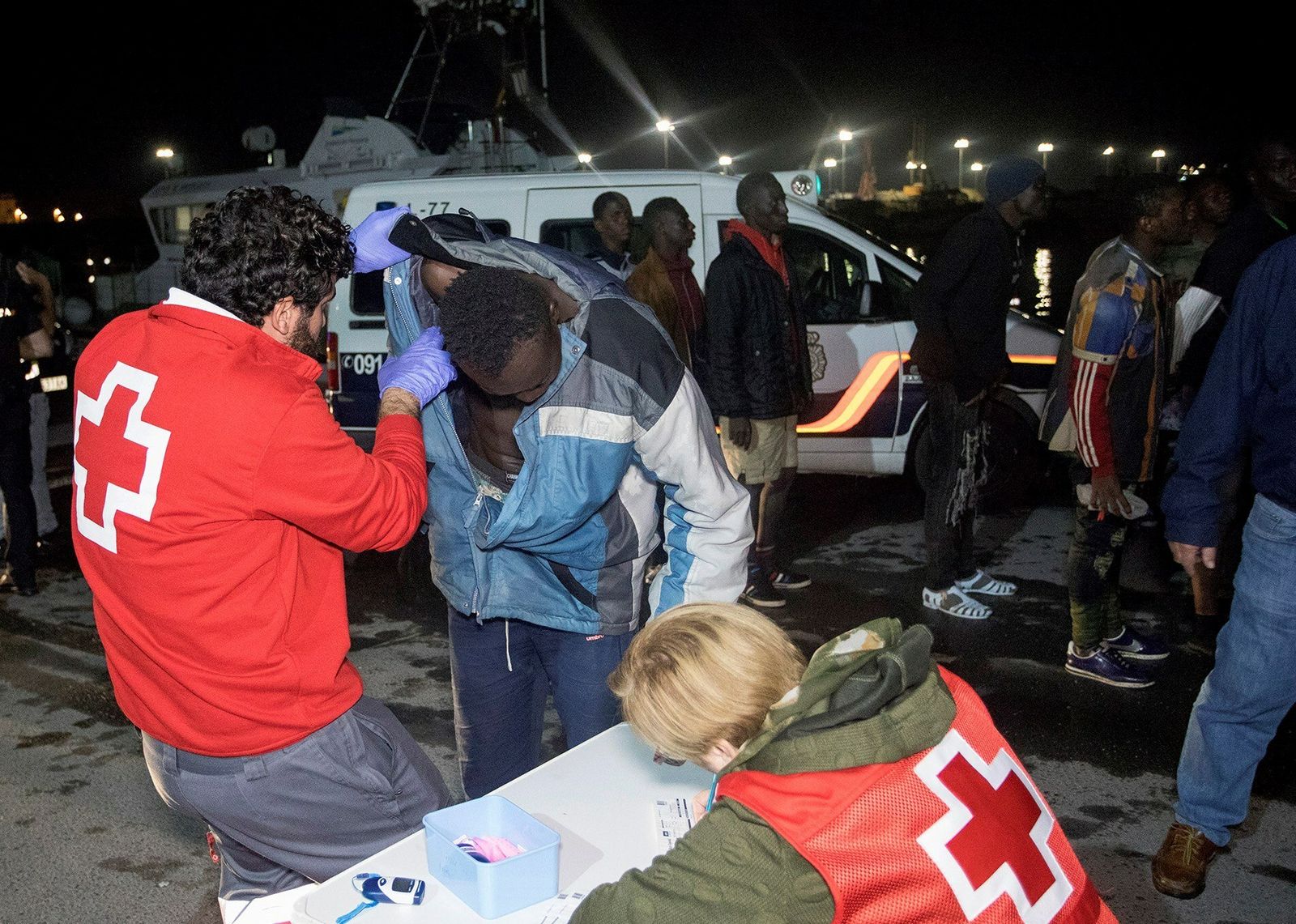 Imagen de archivo de inmigrantes que fueron trasladados al Puerto de Motril.