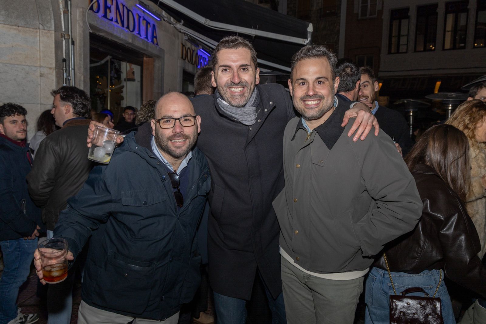 Así disfruta Jaén del concierto extraordinario a pie de calle: "Único Pop Rock"