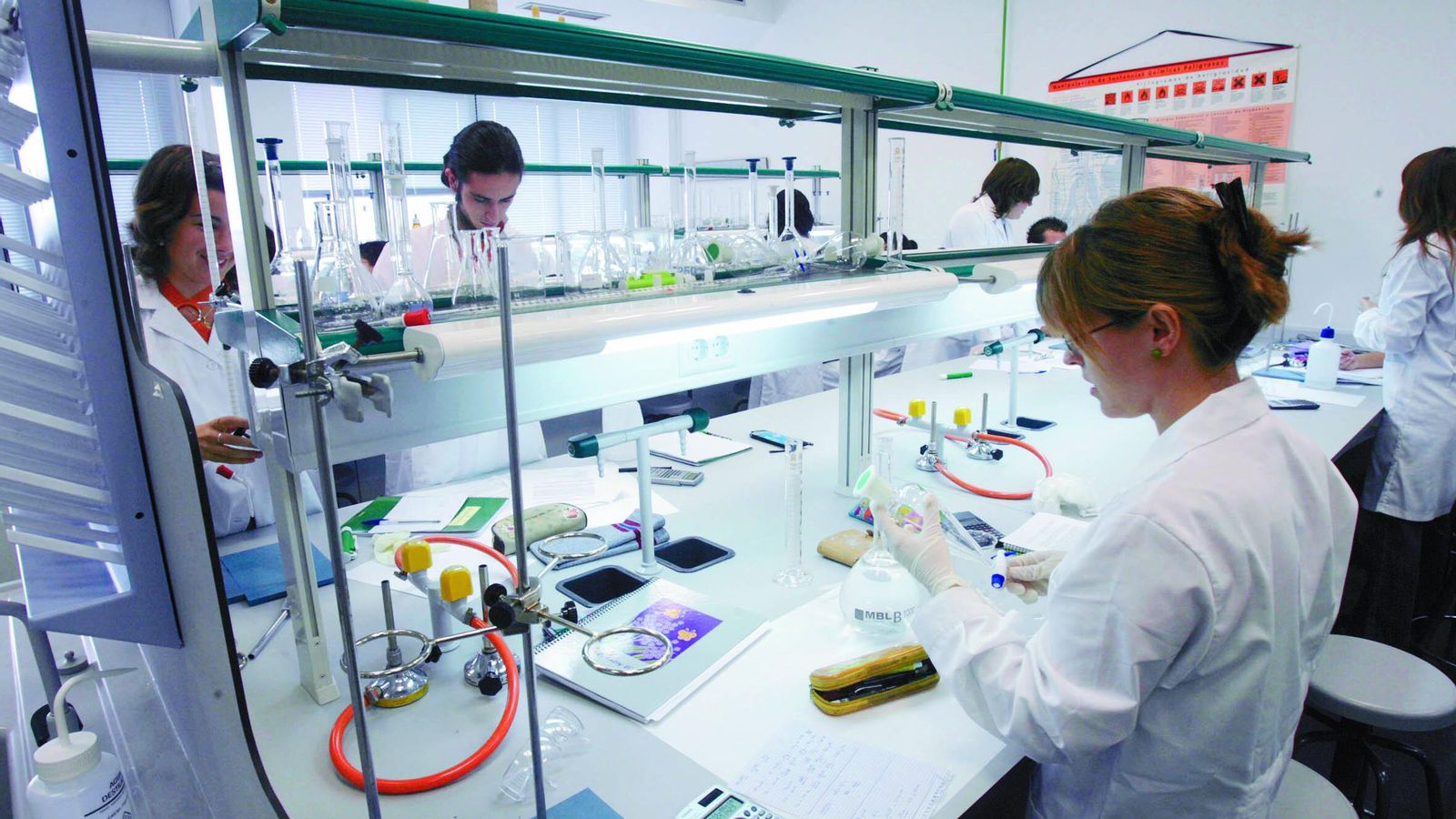 Laboratorio de la universidad donde los expertos desarrollan sus investigaciones