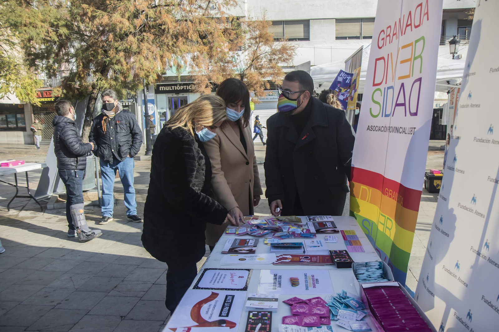 Mesa informativa por el Día Mundial del Sida.