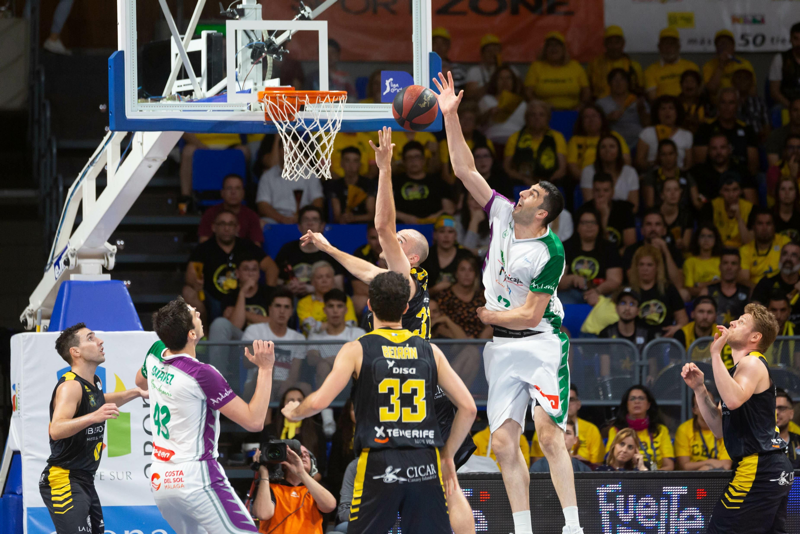 Las fotos del Iberostar Tenerife - Unicaja Baloncesto